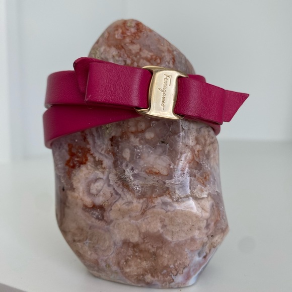 Salvatore Ferragamo Barbie pink leather double wrap bow bracelet - Picture 5 of 9